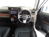 視界良好、操作しやすい運転席です。