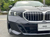 【キドニーグリル】BMWは約90年もの間、ほぼ全ての車両にひと目でBMWだと分かるこの特徴的なフロントグリルが備えられ、デザイン・アイコンとして親しまれてきました。