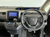 【前方視界】開放的な前方視界!運転がしやすく疲れにくいです♪窓が大きく、見通しがとっても良いおクルマですよ♪
