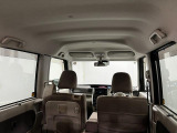 車内は明るくて見通しが良く、初めての方でも運転しやすい印象です。