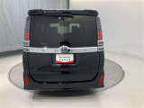 バックカメラが付いているので後方確認が非常にしやすいです。今や運転初心者も熟練者も必須装備!ついていて損はないですね♪
