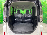 普段のお買い物や通勤、送迎等に十分な荷室スペースを確保しております。セカンドシートを倒すと、大きな荷物の積載も可能です♪