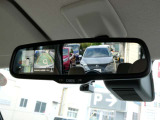 ルームミラーの片隅にアラウンドビューモニターの映像が映しだされます♪
