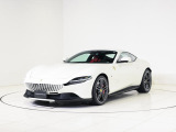 ボディカラーはBianco Avus(白)にインテリアはRosso Ferrari(赤)の組み合わせでございます。