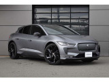 サテンフィニッシュの上質な質感と22インチグロスブラックアルミホイールが調和し、I-PACE Dynamic HSEならではの洗練された存在感を放ちます。