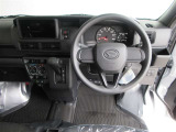 見通しのよいすっきりとした視界で、誰でも運転しやすいです