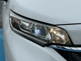 LEDヘッドライト搭載でしっかり明るく照らしてくれるので、夜間走行や不慣れな道でも安心です。