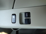 前席の窓の開閉は電動になりますので、便利ですよね。