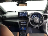 デザインもよく、居心地のよい運転席ですね。分かりやすいスイッチ類ですから操作もしやすく運転をサポートします。ぜひご来店いただき、実際にお座りいただいてステアリングを握ってみてください!
