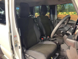 運転席シート廻りは使用感も少なく、良好な状態となっています。丁寧に使われていたことがよくわかりますね。