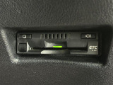 【ビルトインETC】車載器がビルトインで装備されています。有料道路の乗り降り時に停車することなくスマートに乗り入れが可能になったり、割引を受けることができる嬉しい装備です。