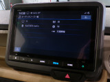 Bluetooth、AM、FM、スマートフォン接続ができます。