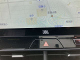 JBLプレミアムサウンドシステム搭載です!!9つのスピーカーと専用のアンプによる高音質のサウンドが堪能できます!!ドライブも楽しくなりますよ♪
