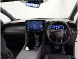 オシャレなインテリアで運転する気分も盛り上がりますよね^^