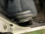 痛みの出やすい運転席シートの角、フロアマット、座面、ともに良好です