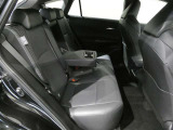 大人の方がゆったりとご乗車頂けるスペースがございますのでロングドライブも快適ですよ!!