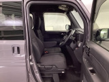 シートはフィット性も良く、楽な運転姿勢を保てます。