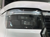 LEDヘッドライトは、点灯の瞬間から最大光量を発揮し、突然暗くなるトンネルなどでの安定感を高めます。