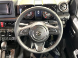 【純正革巻きステアリング】上質な革を使用することで、手にしっかり馴染みとても運転しやすいハンドルです♪