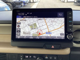 ナビゲーションは9インチホンダコネクトナビ(LXU-242NBi)が装着されております。AM、FM、CD、DVD再生、USB、音楽録音再生、フルセグTV、Bluetoothがご使用いただけます。