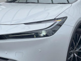 【LEDヘッドライト】悪天候や夜間走行時も良好な視界を確保し安心して運転できる高輝度LEDヘッドライトを装備!点灯速度が早く、消費電力も抑えられています。