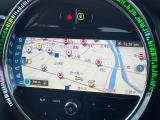 ●純正ナビ:一体感のあるナビは、高級感ある車内を演出してくれます。オーディオ機能も充実しておりますので、運転もより楽しめます♪