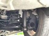 お車を安心してお乗りいただく為には、足回りの定期点検が欠かせません。サービスサポート(有償保証)では無料点検もご提供しており、安心のカーライフをお過ごしいただけるサポート体制が整っています。