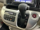 発進時から滑らかに加速する無段階変速のCVTはストップ&ゴーの多い街の中も快適です
