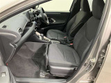 【運転席・助手席シート】いたみ、汚れなどは少なく、全体的に良好な状態です。