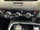 運転席/助手席シートヒーターで寒い日もすぐに温かくなり快適に過ごせます。3段階の温度調整が可能です