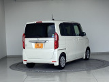 バックカメラが付いているのでバックでの車庫入れも安心です。