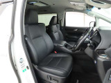 長時間の運転でも疲れにくいシートです。