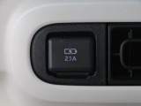ホッとカップホルダーが運転席・助手席にあります。ホットドリンクをちょうど良い温度でキープしてくれる保温機能付で嬉しいです。