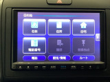 メモリーナビにフルセグTV機能あり。 ドライブや旅行に欠かせない装備です。