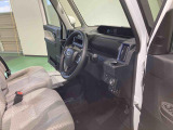 納車前にはプロのメカニックが点検、整備を行いますので安心してお乗り頂けます!!