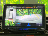 【パノラミックビューモニター】専用のカメラにより、上から見下ろしたような視点で360度クルマの周囲を確認することができます☆死角部分も確認しやすく、狭い場所での切り返しや駐車もスムーズに行えます。