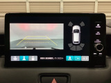 バックでの車庫入れも安心です!リアカメラが付いているバックモニター付のナビディスプレイを装備しております。バンパーについているソナーや、操作線もついており距離感も画面から確認できます。