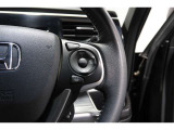 Hondaセンシングの機能のひとつ、アダプティブクルーズコントロール付!アクセルから足を離しても設定したスピードと前車との車間を保ち走行してくれます!車線維持もアシスト☆高速道路で疲労軽減ですね☆