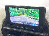 【バックカメラ】駐車時に後方がリアルタイム映像で確認できます。大型商業施設や立体駐車場での駐車時や、夜間のバック時に大活躍!運転スキルに関わらず、今や必須となった装備のひとつです!