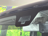 【スズキ セーフティサポート】走行中に前方の車両等を認識し、衝突しそうな時は警報とブレーキで衝突回避と被害軽減をアシスト。より安全にドライブをお楽しみいただけます。