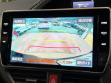 【バックカメラ】駐車時に後方がリアルタイム映像で確認できます。大型商業施設や立体駐車場での駐車時や、夜間のバック時に大活躍!運転スキルに関わらず、今や必須となった装備のひとつです!