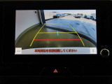 バックガイドモニターで、後方を確認しながら安心して駐車することができます。運転初心者も熟練者も必須の機能ですよ!