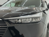 LEDヘッドライトは、点灯の瞬間から最大光量を発揮し、突然暗くなるトンネルなどでの安定感を高めます。