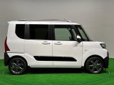 ドアは約90度に開くので荷物も積み込みやすく、乗り降りもしやすい♪ アウトドアで楽しく快適に過ごせる工夫がいっぱいです♪♪