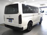 【新車/ハイエースバンDX/ディーゼルターボ2.8L/両側スライドDドア】ベッドキッド装着済み♪