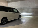 LEDヘッドランプです。十分な明るさを保ちつつも消費電力が少なく、バルブ寿命も長いのが特徴です。瞬時にMAXの光量を発揮するのもLEDならではです。