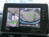 【アラウンドビューモニター】空から見下ろした映像がナビ画面にて確認可能です。駐車もラクラクですよ♪