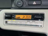オートエアコンで快適な室内です。