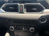 すばやく車内を快適な状態にし、一年中気持ちよく運転できます。/Quickly makes the cabin comfortable, allowing you to drive pleasantly all year round.