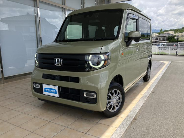 N-VAN +スタイル ファン 4WD